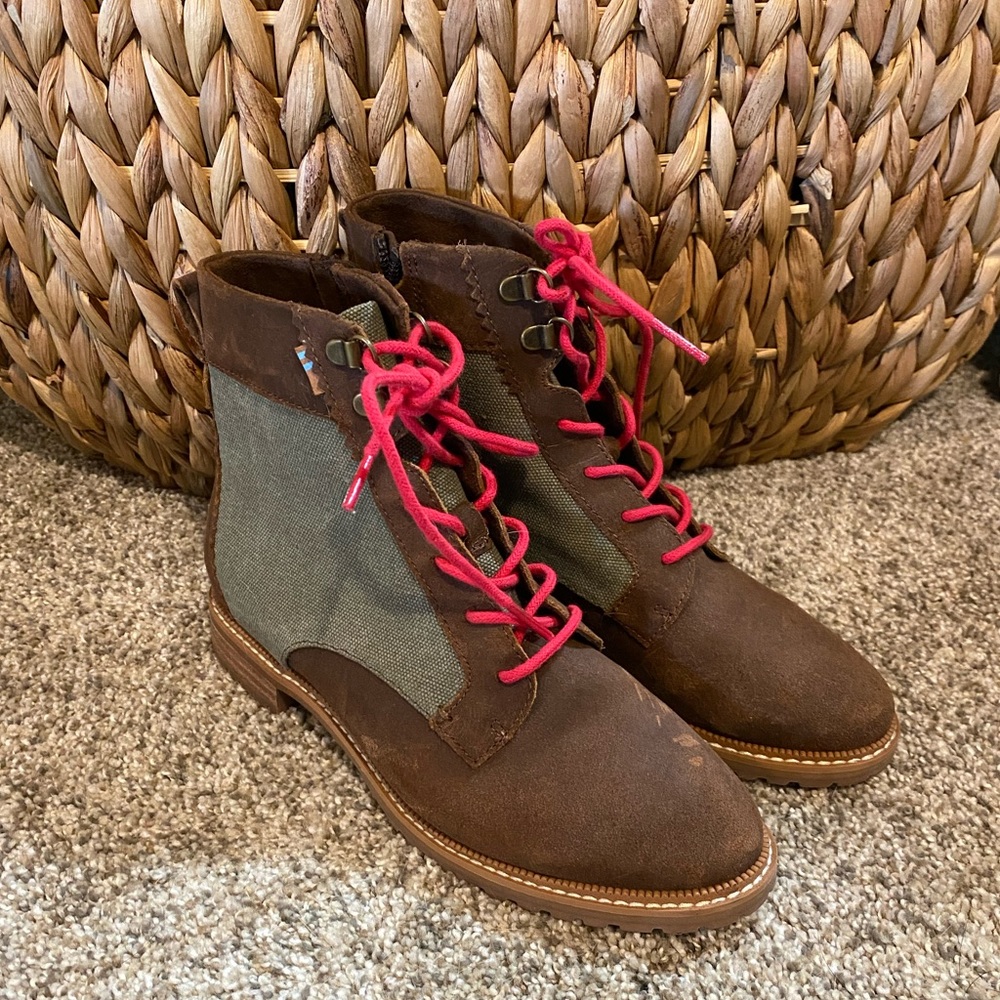 Tom’s boots never worn